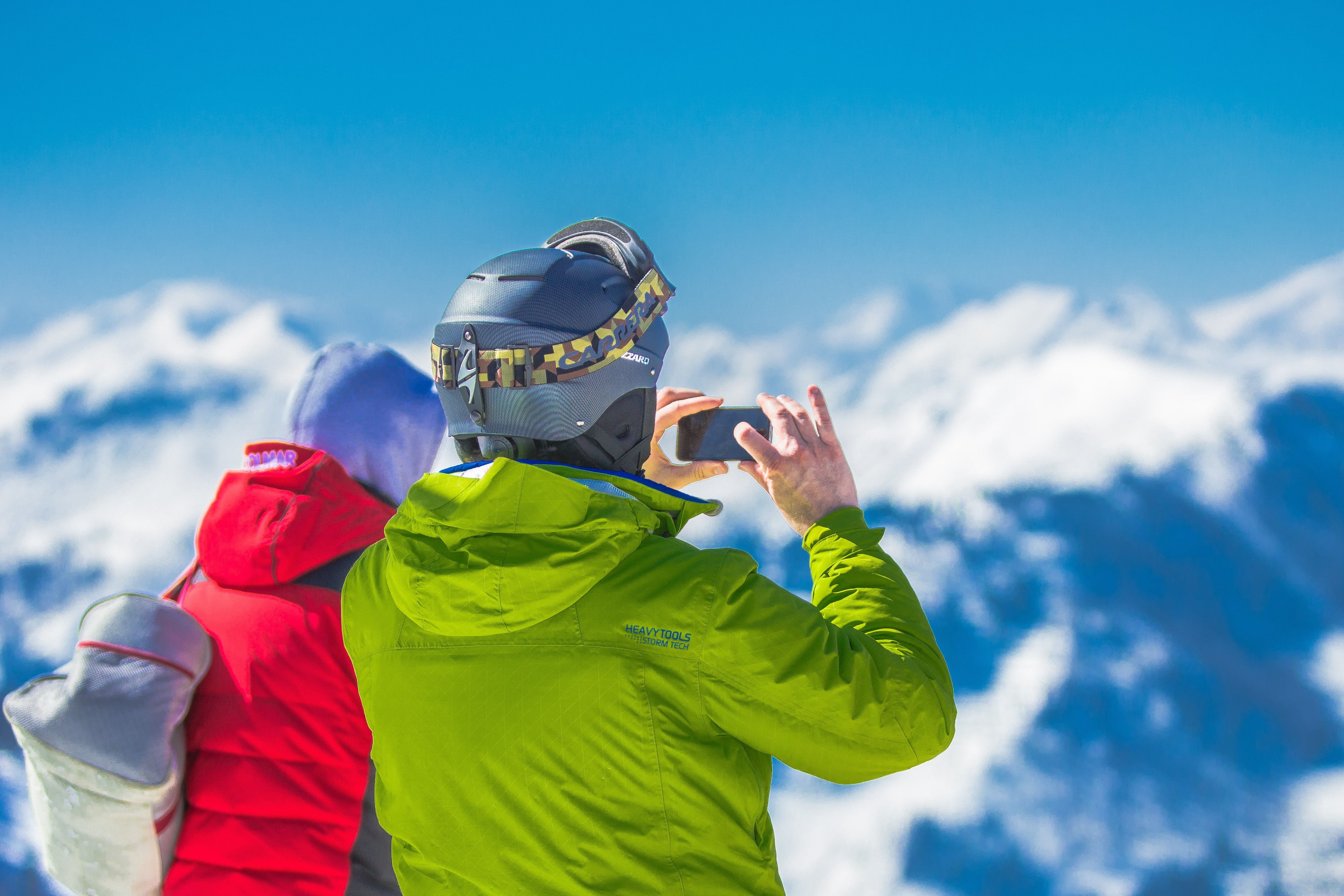 Famille-Montagne-Neige-ski-Noel