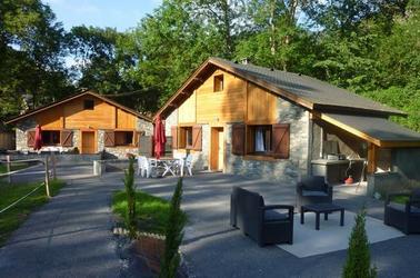 HPM12 - Chalet Le Fario vu avec Chalet Le Nordique HPM12 - Chalet Le Fario vu avec Chalet Le Nordique